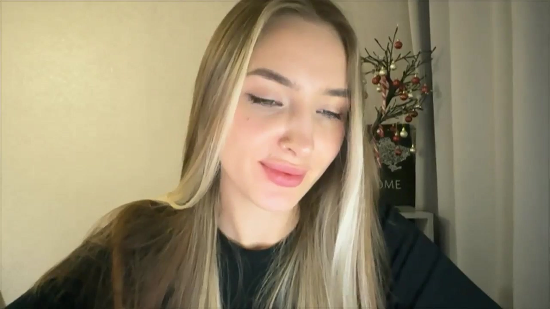 Gallery image thumbnail from My_Diana's myfreecams stream on, 12/26/2024, 23:03 image 9 of 20