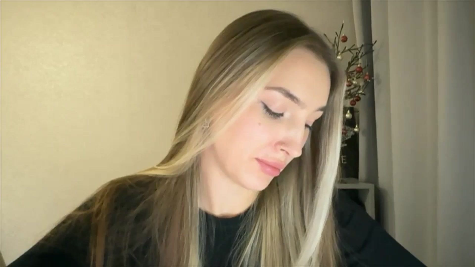 Gallery image thumbnail from My_Diana's myfreecams stream on, 12/26/2024, 23:03 image 13 of 20
