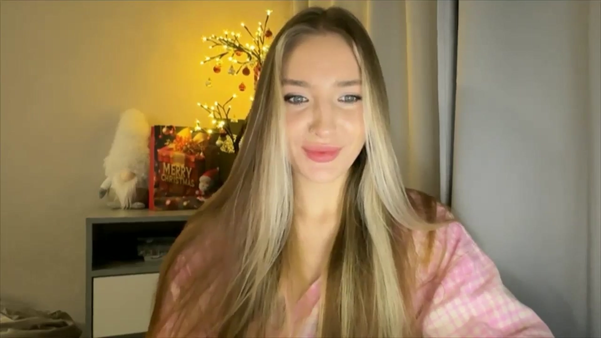 Gallery image thumbnail from My_Diana's myfreecams stream on, 12/27/2024, 14:41 image 17 of 20