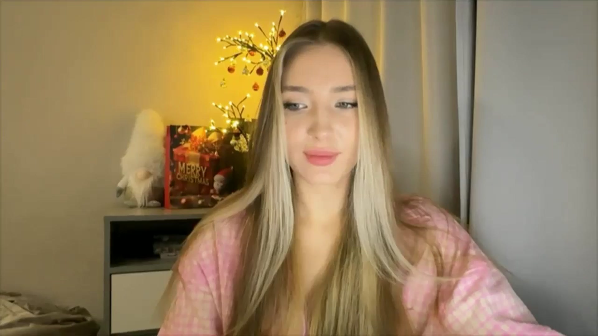 Gallery image thumbnail from My_Diana's myfreecams stream on, 12/27/2024, 14:41 image 15 of 20
