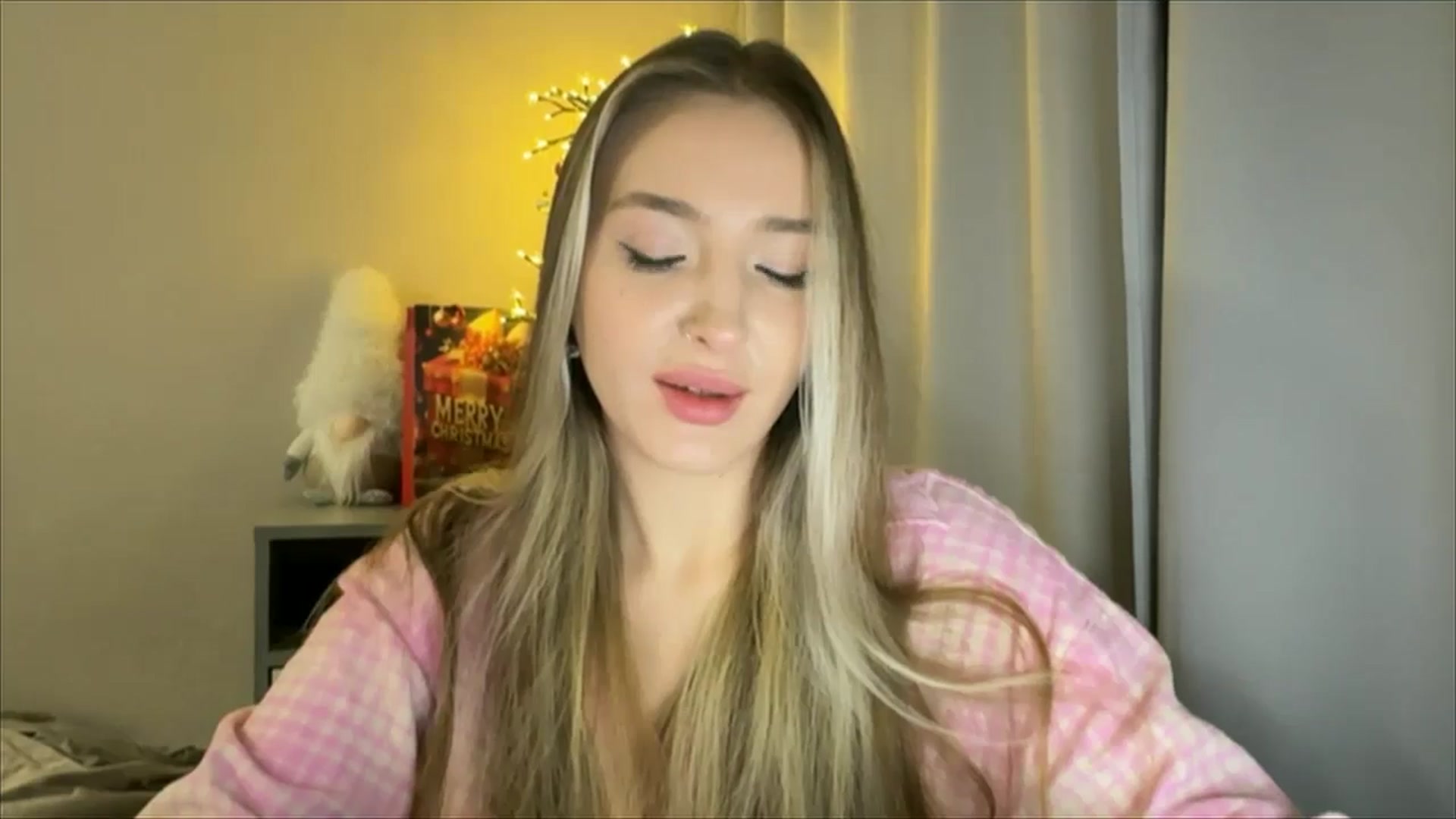 Gallery image thumbnail from My_Diana's myfreecams stream on, 12/27/2024, 14:41 image 6 of 20