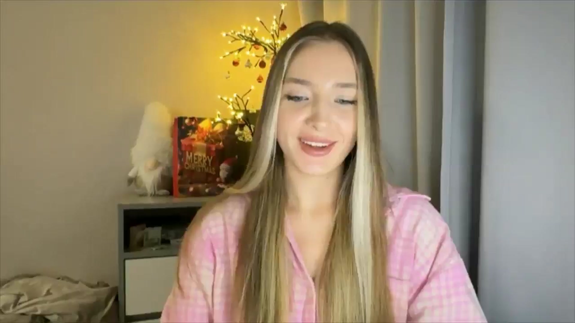 Gallery image thumbnail from My_Diana's myfreecams stream on, 12/27/2024, 21:32 image 15 of 20