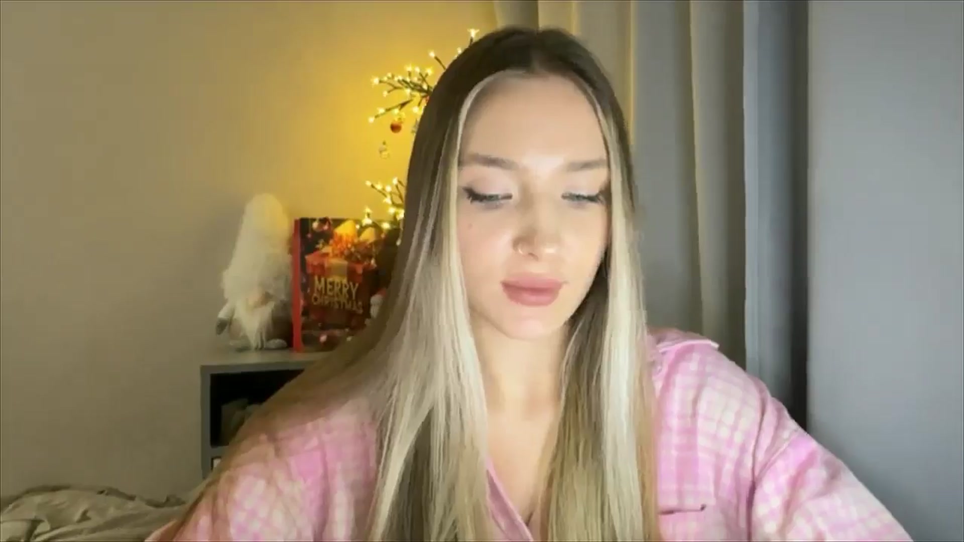 Gallery image thumbnail from My_Diana's myfreecams stream on, 12/27/2024, 21:32 image 5 of 20