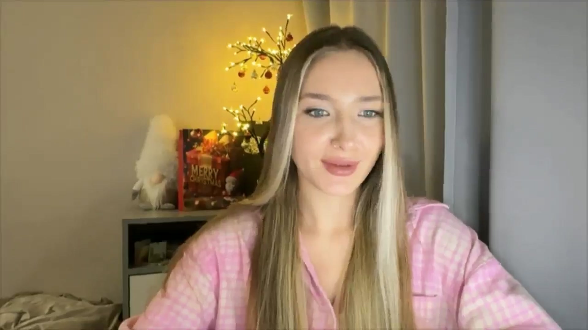 Gallery image thumbnail from My_Diana's myfreecams stream on, 12/27/2024, 21:32 image 14 of 20