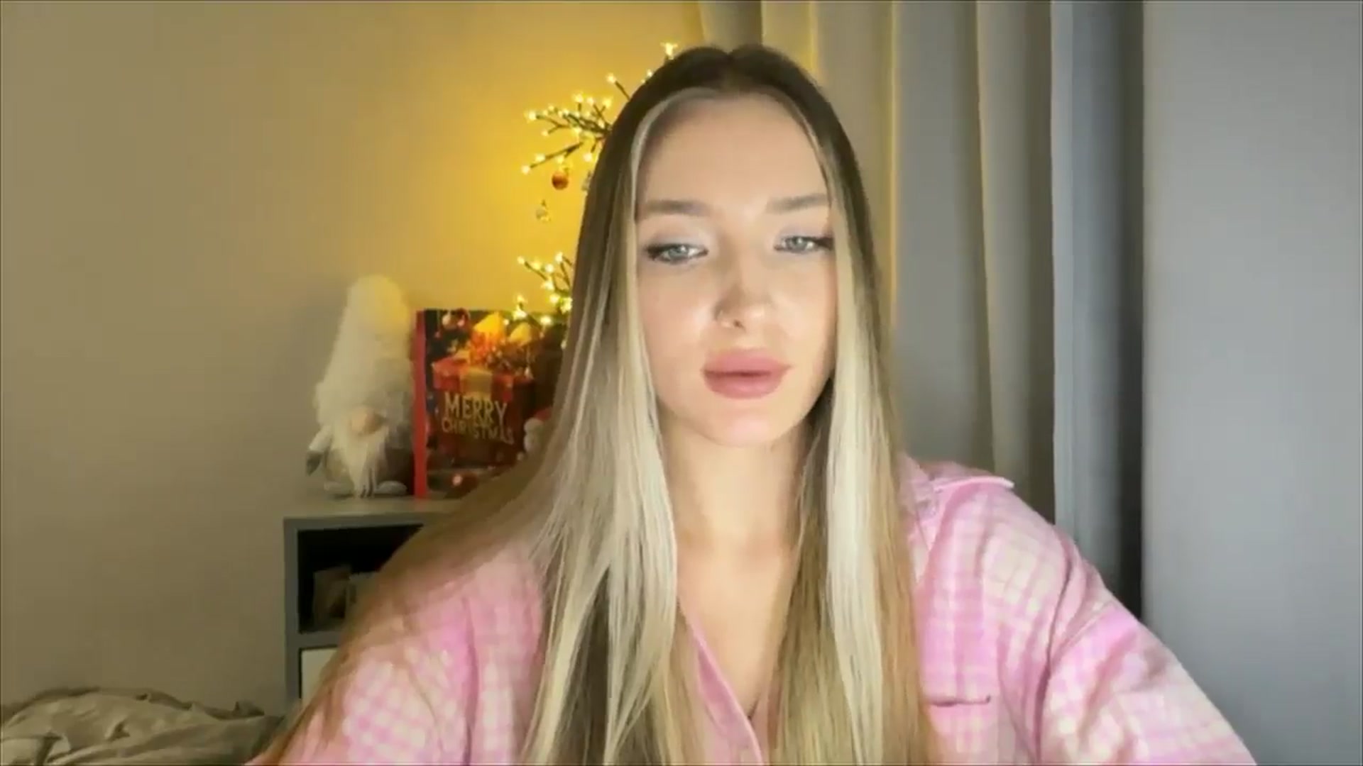 Gallery image thumbnail from My_Diana's myfreecams stream on, 12/27/2024, 21:32 image 6 of 20