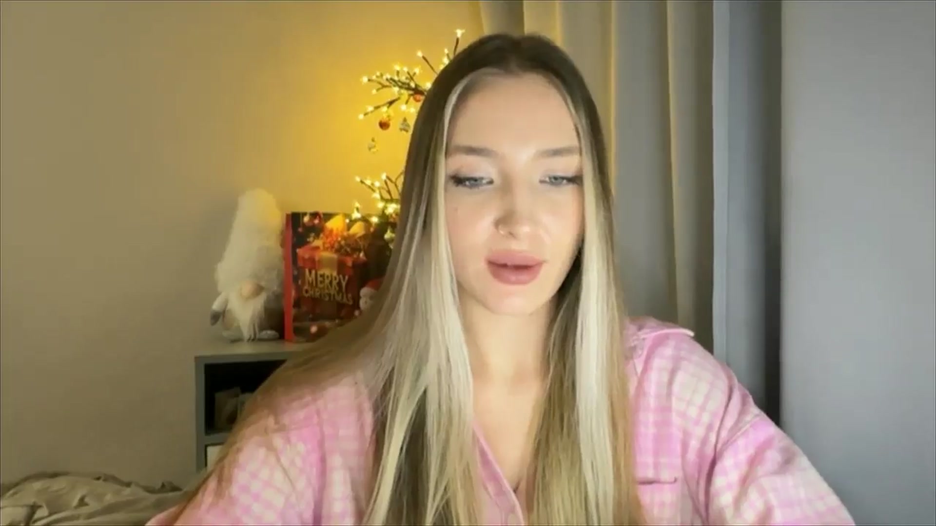 Gallery image thumbnail from My_Diana's myfreecams stream on, 12/27/2024, 21:32 image 7 of 20