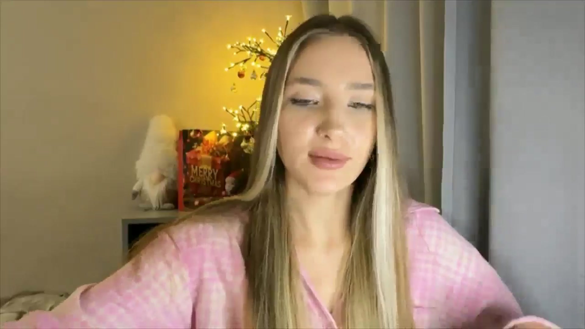 Gallery image thumbnail from My_Diana's myfreecams stream on, 12/27/2024, 21:32 image 13 of 20