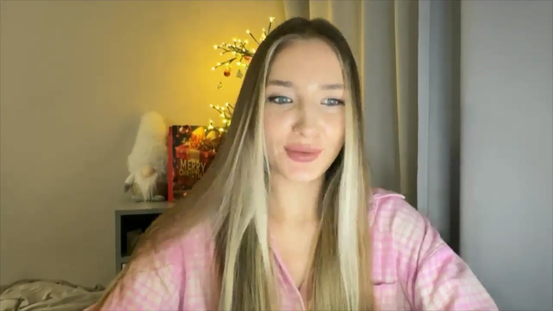 Gallery image thumbnail from My_Diana's myfreecams stream on, 12/27/2024, 21:32 image 8 of 20
