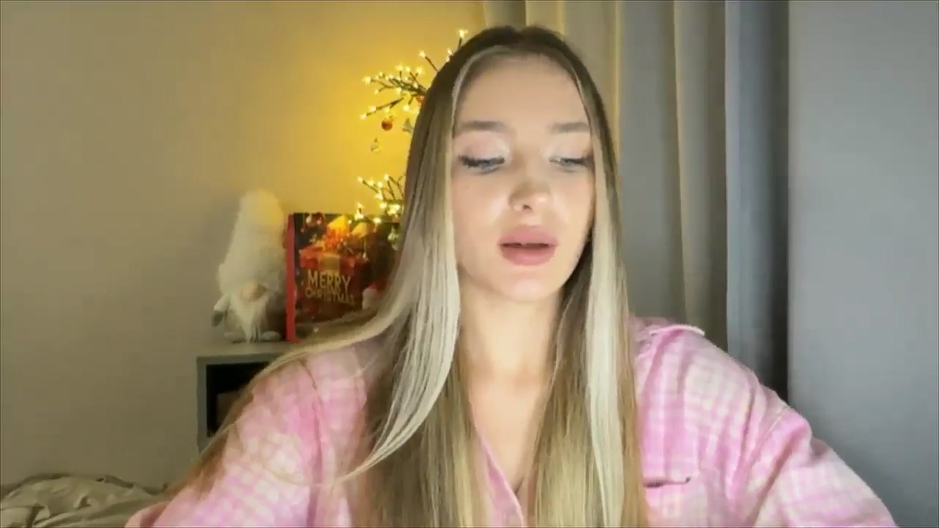 Gallery image thumbnail from My_Diana's myfreecams stream on, 12/27/2024, 21:32 image 2 of 20