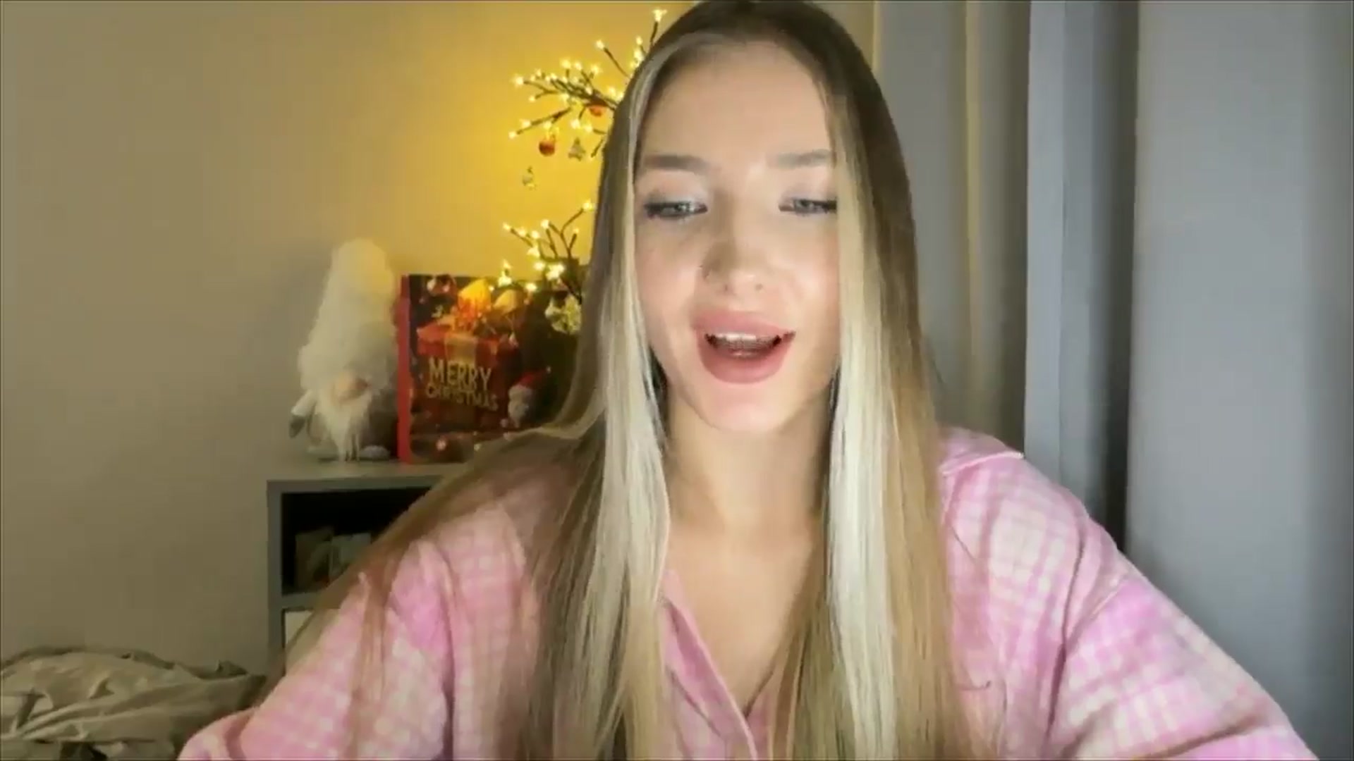 Gallery image thumbnail from My_Diana's myfreecams stream on, 12/27/2024, 21:32 image 20 of 20