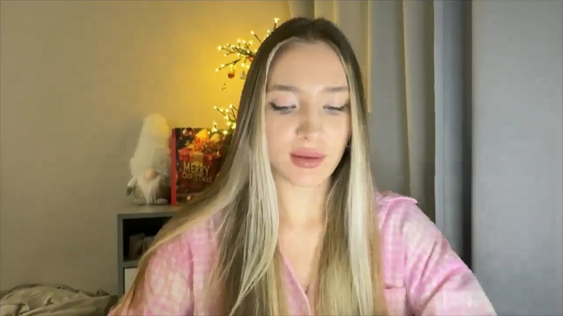 Gallery image thumbnail from My_Diana's myfreecams stream on, 12/27/2024, 21:32 image 3 of 20