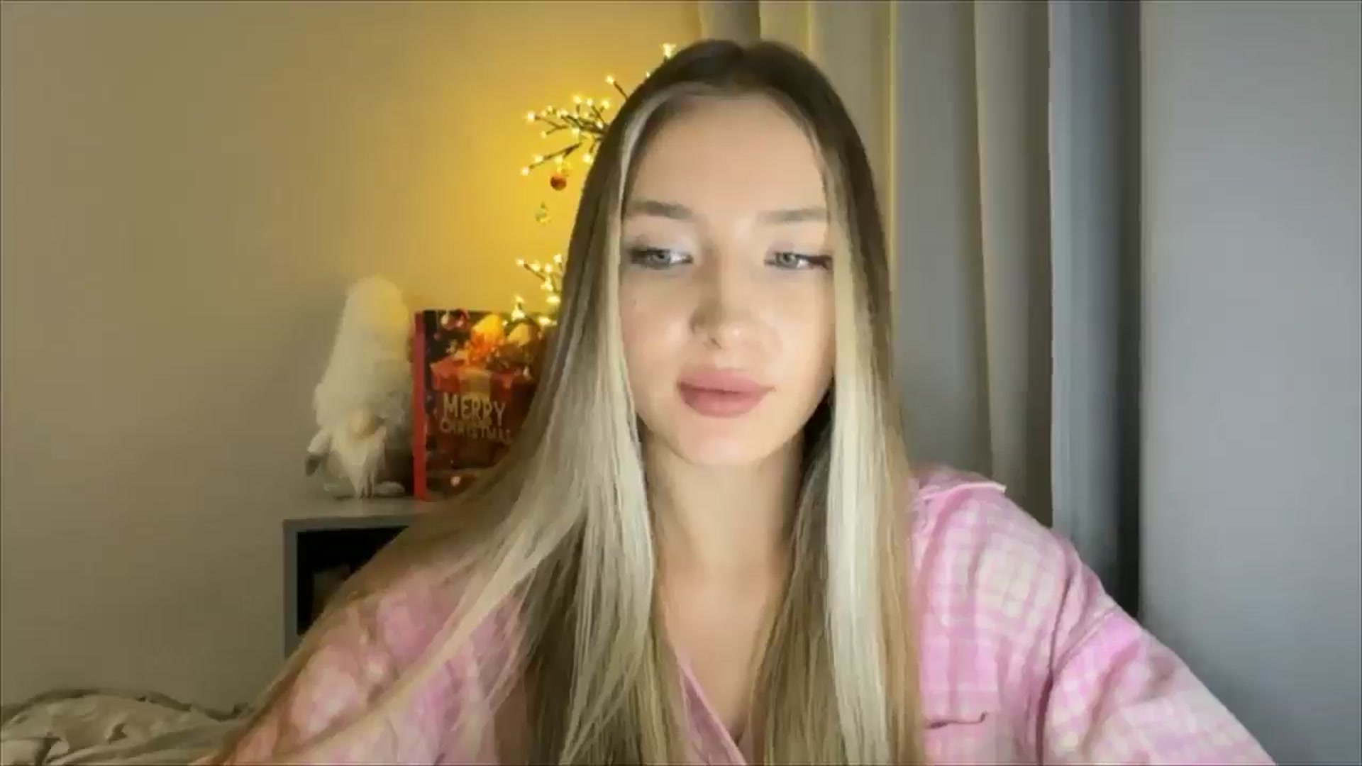 Gallery image thumbnail from My_Diana's myfreecams stream on, 12/27/2024, 21:32 image 4 of 20