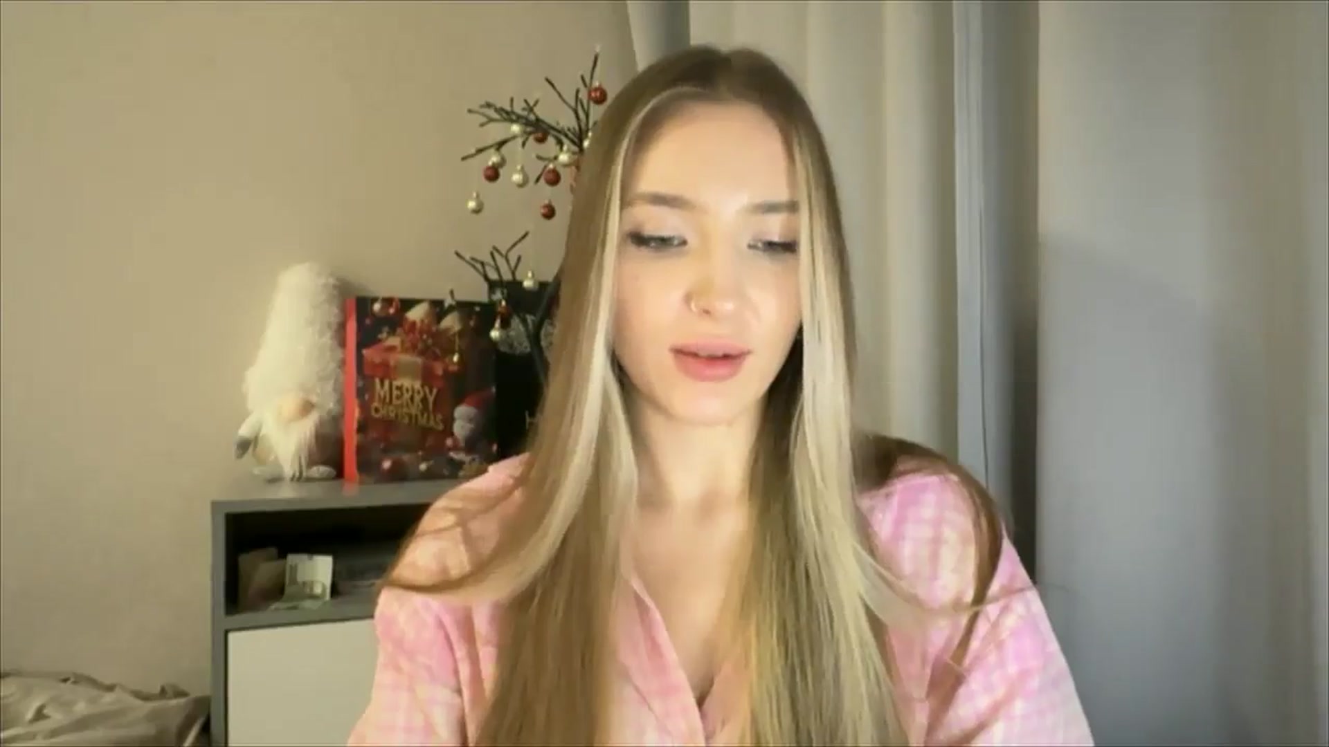 Gallery image thumbnail from My_Diana's myfreecams stream on, 12/27/2024, 23:17 image 13 of 20