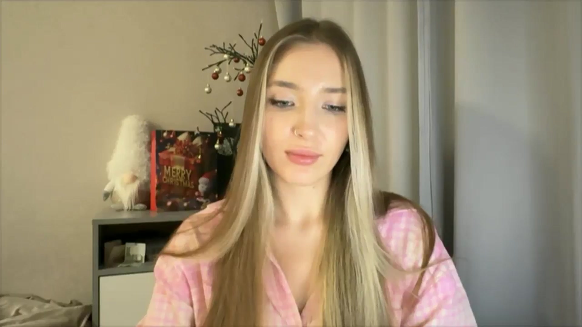 Gallery image thumbnail from My_Diana's myfreecams stream on, 12/27/2024, 23:17 image 12 of 20
