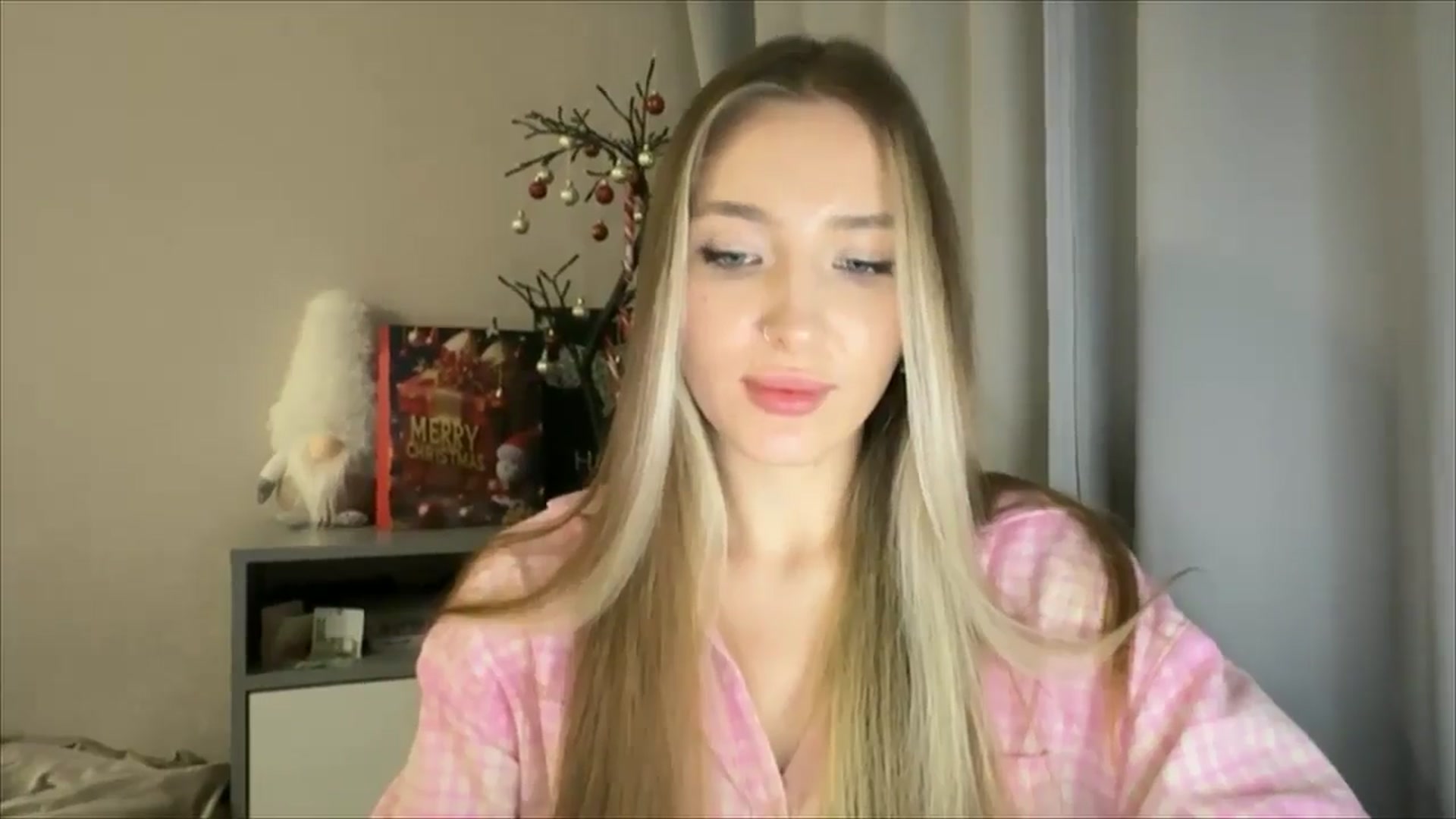 Gallery image thumbnail from My_Diana's myfreecams stream on, 12/27/2024, 23:17 image 10 of 20