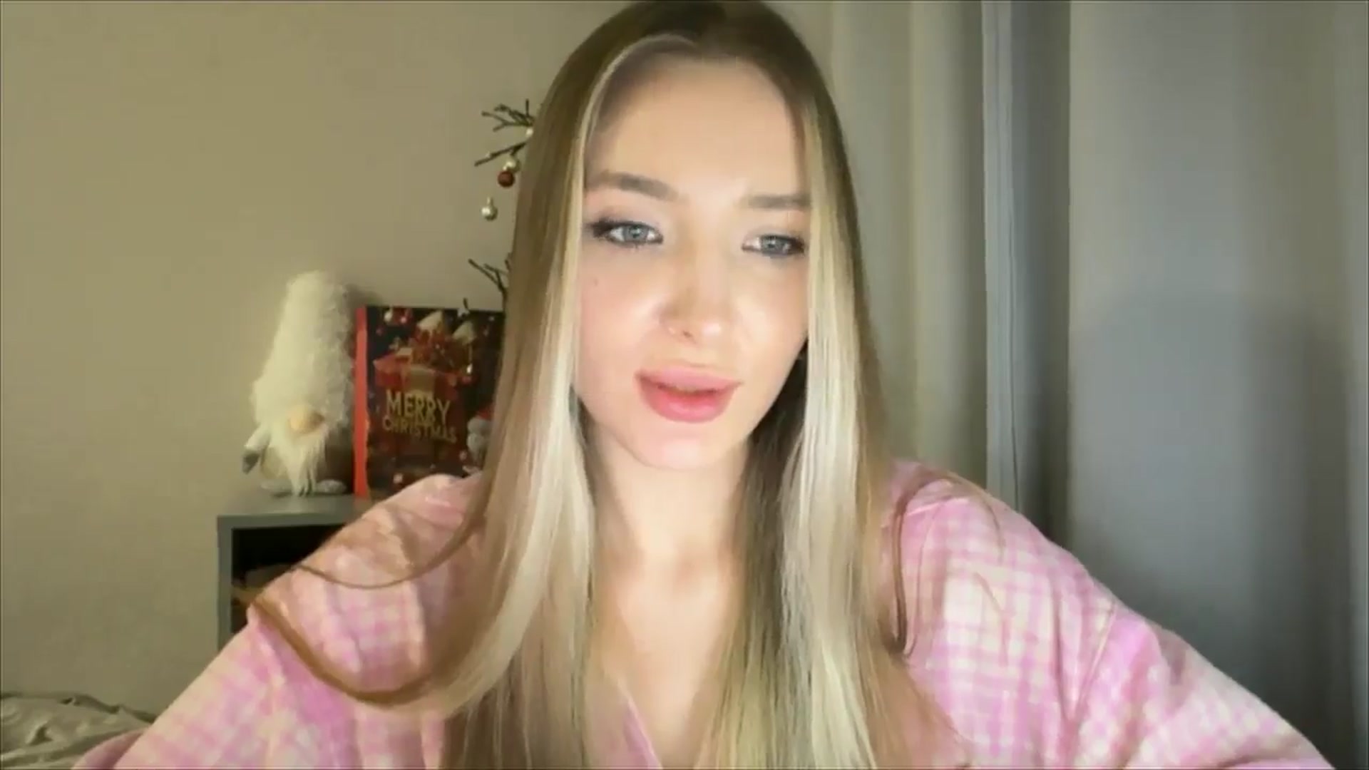Gallery image thumbnail from My_Diana's myfreecams stream on, 12/27/2024, 23:17 image 16 of 20