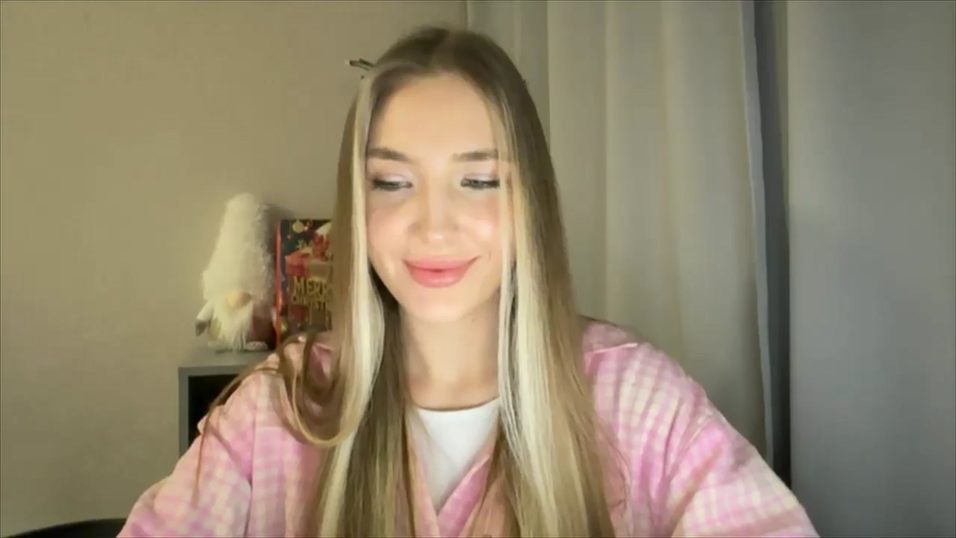 Gallery image thumbnail from My_Diana's myfreecams stream on, 12/28/2024, 22:16 image 15 of 20