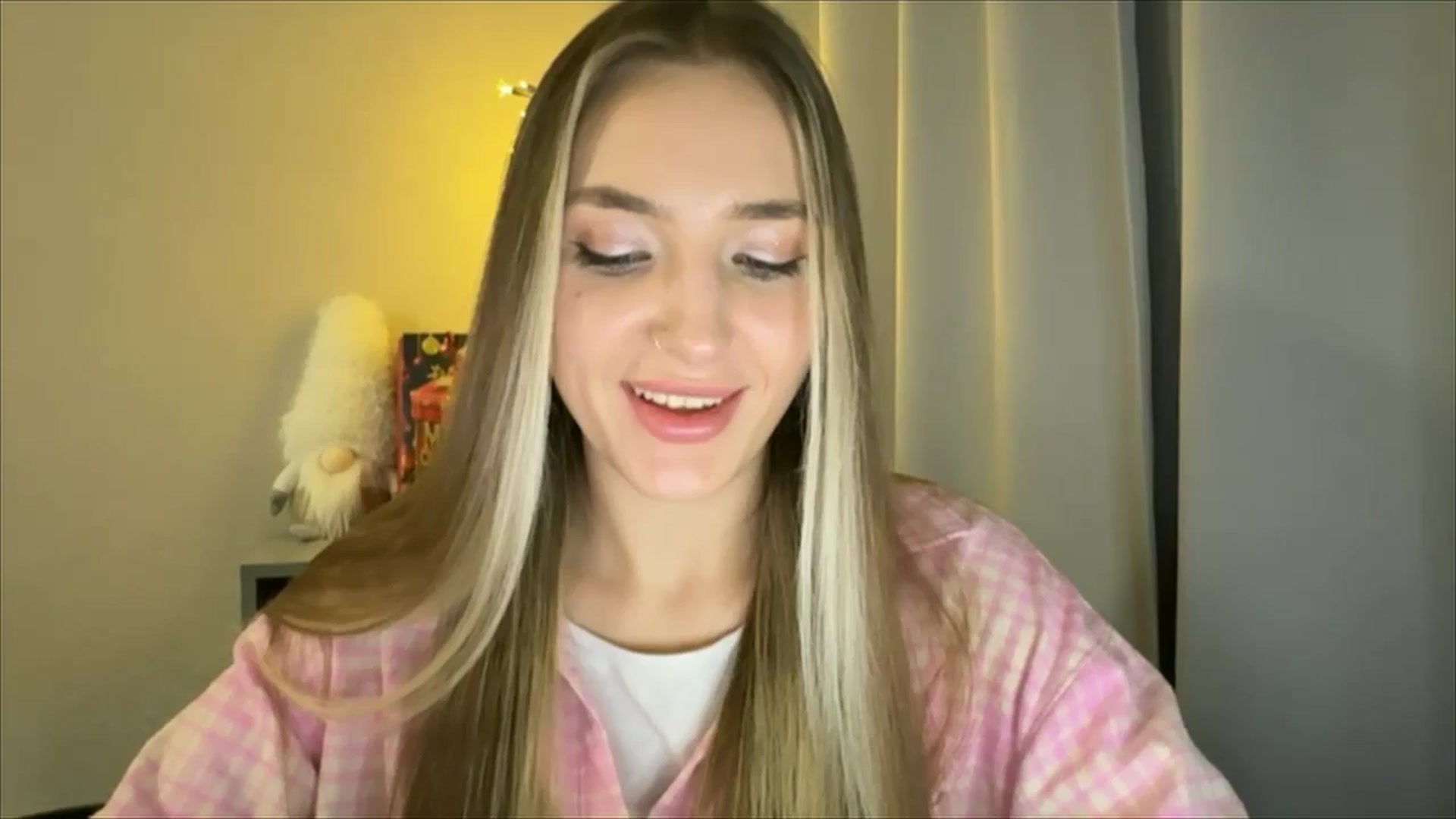 Gallery image thumbnail from My_Diana's myfreecams stream on, 12/28/2024, 22:16 image 4 of 20