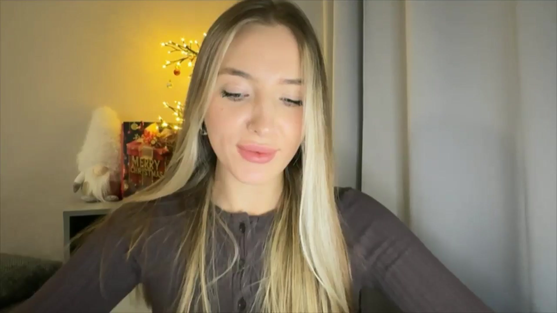 Gallery image thumbnail from My_Diana's myfreecams stream on, 12/29/2024, 17:14 image 13 of 20