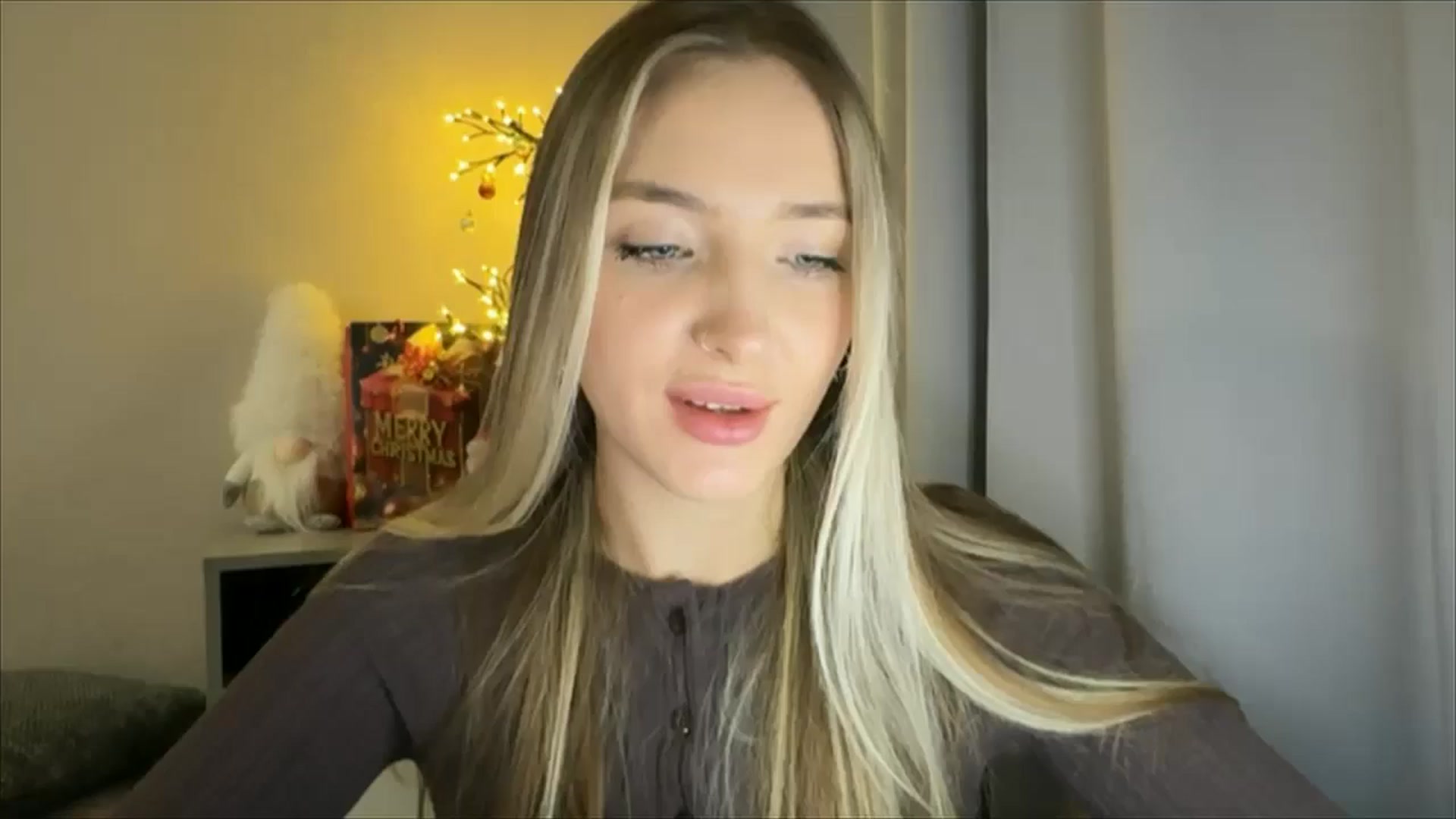 Gallery image thumbnail from My_Diana's myfreecams stream on, 12/29/2024, 17:14 image 18 of 20