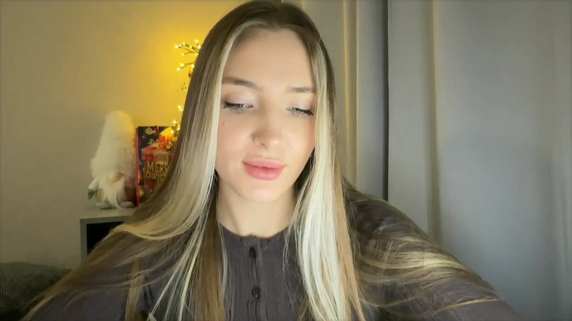 Gallery image thumbnail from My_Diana's myfreecams stream on, 12/29/2024, 17:14 image 15 of 20