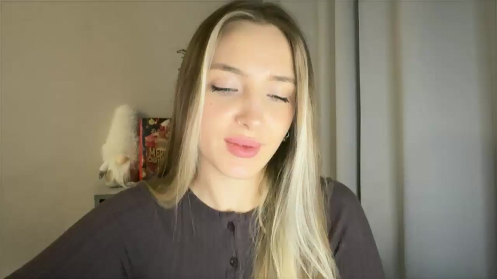 Gallery image thumbnail from My_Diana's myfreecams stream on, 12/29/2024, 21:37 image 14 of 20