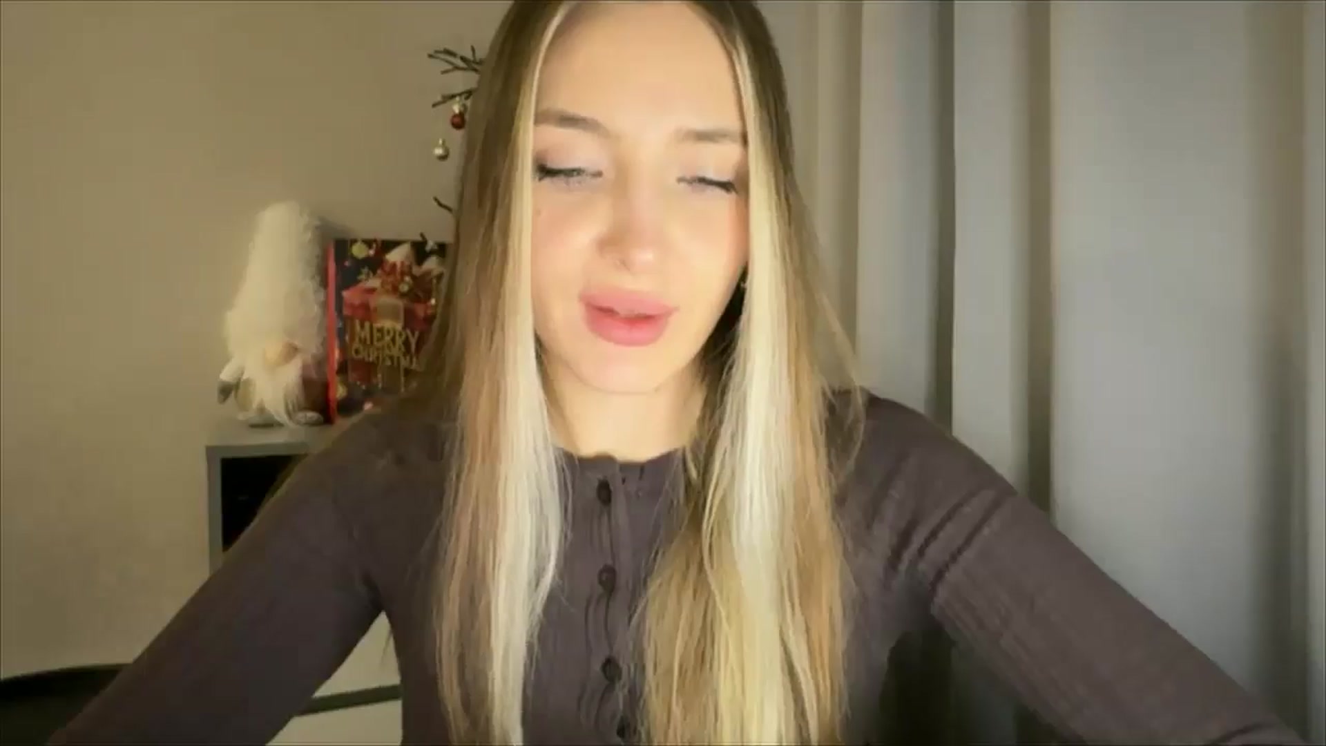 Gallery image thumbnail from My_Diana's myfreecams stream on, 12/29/2024, 21:37 image 3 of 20