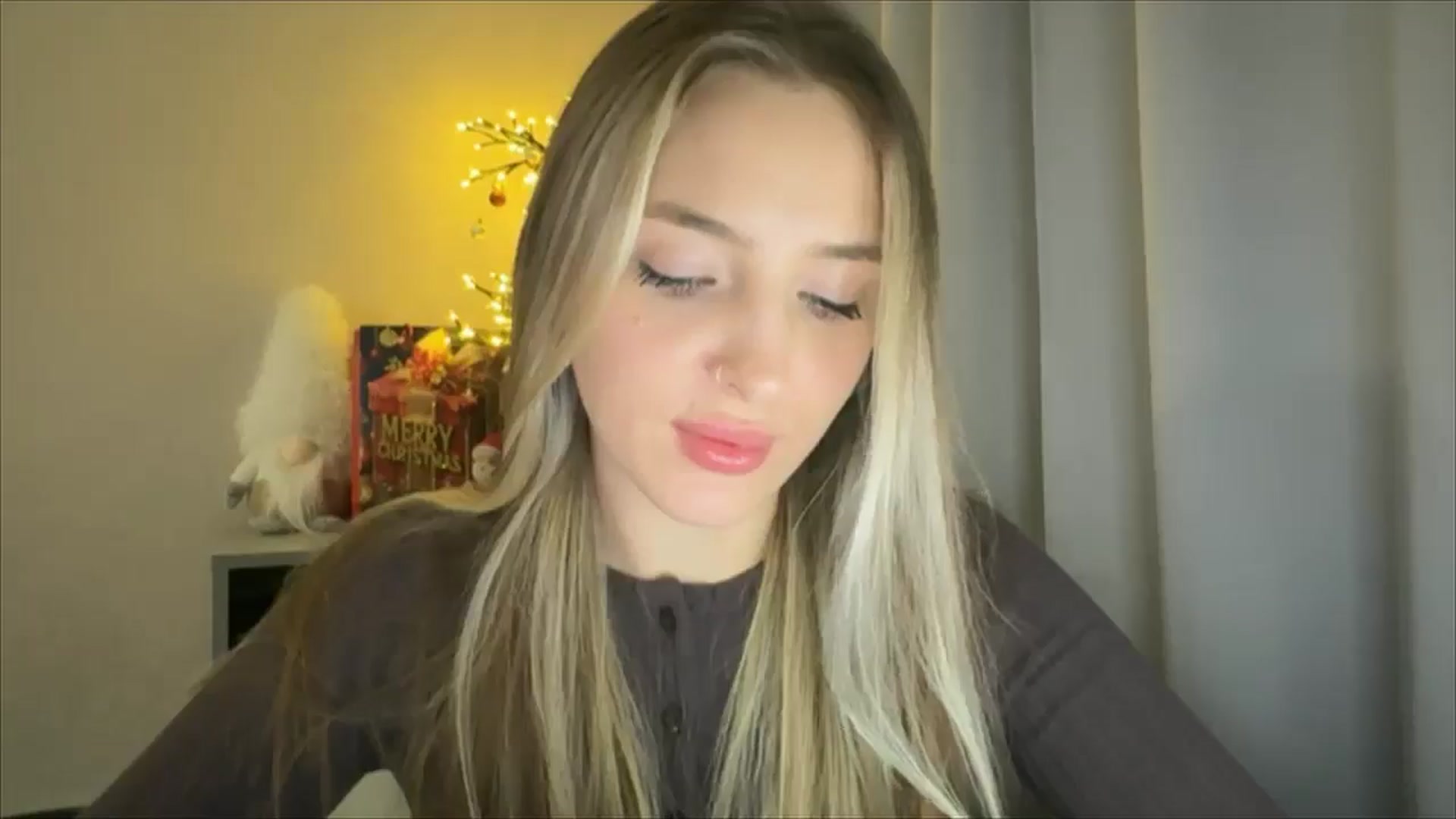 Gallery image thumbnail from My_Diana's myfreecams stream on, 12/29/2024, 23:03 image 20 of 20