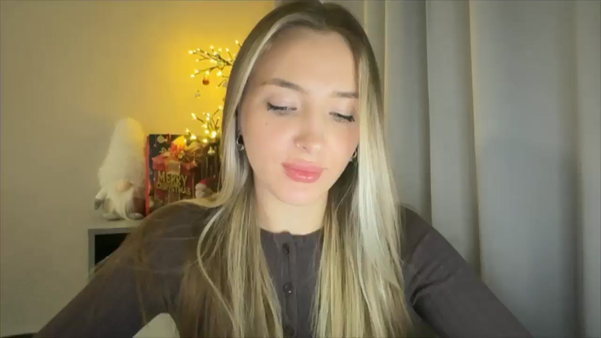 Gallery image thumbnail from My_Diana's myfreecams stream on, 12/29/2024, 23:03 image 13 of 20