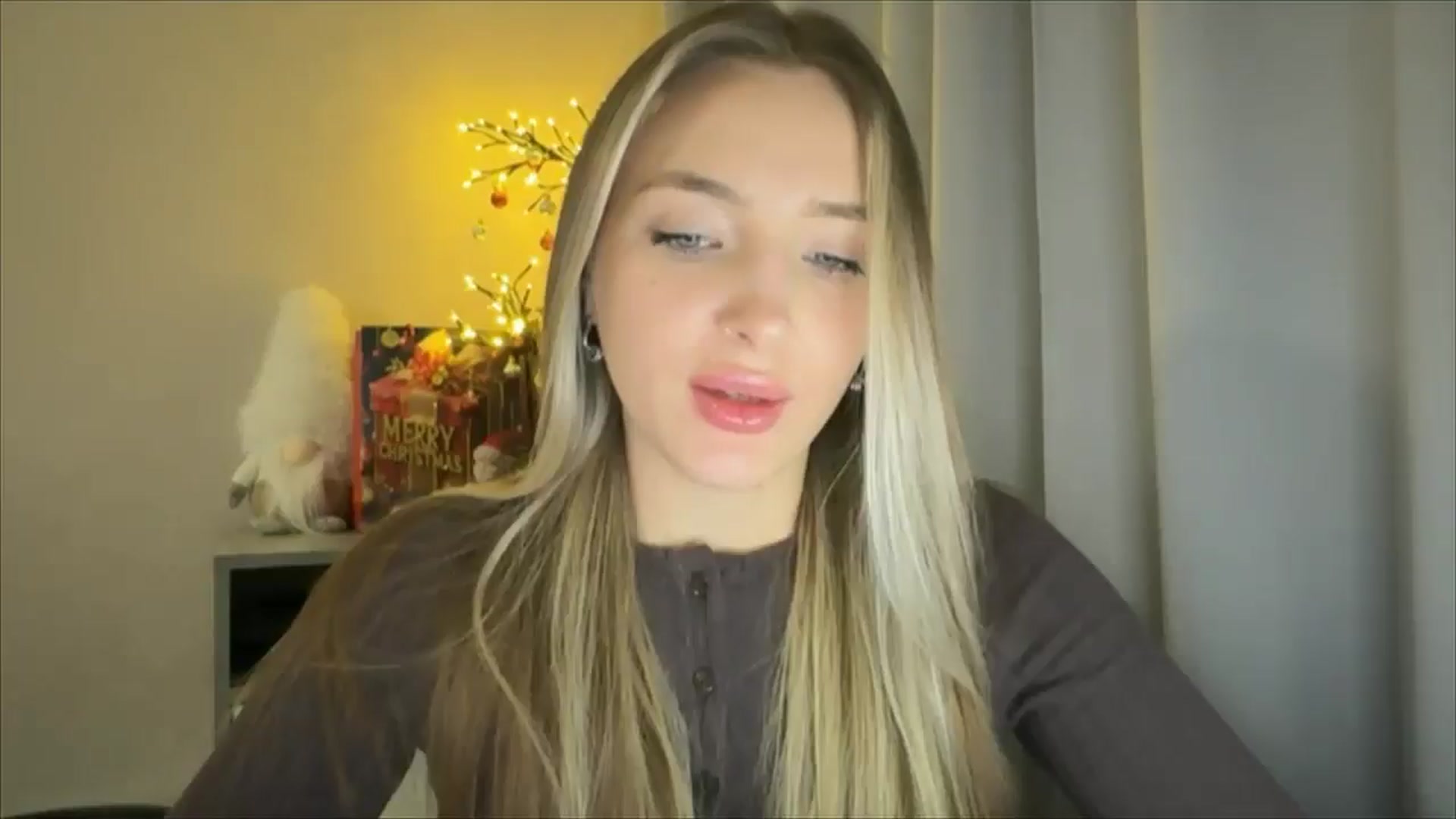 Gallery image thumbnail from My_Diana's myfreecams stream on, 12/29/2024, 23:03 image 14 of 20