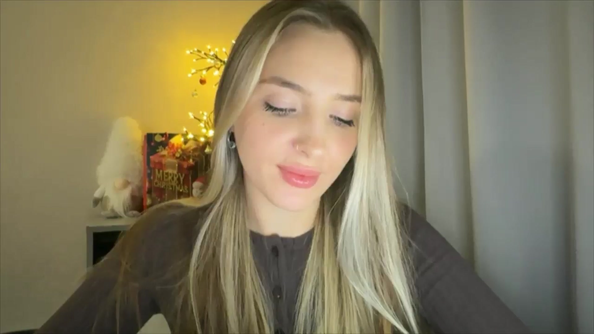 Gallery image thumbnail from My_Diana's myfreecams stream on, 12/29/2024, 23:03 image 17 of 20
