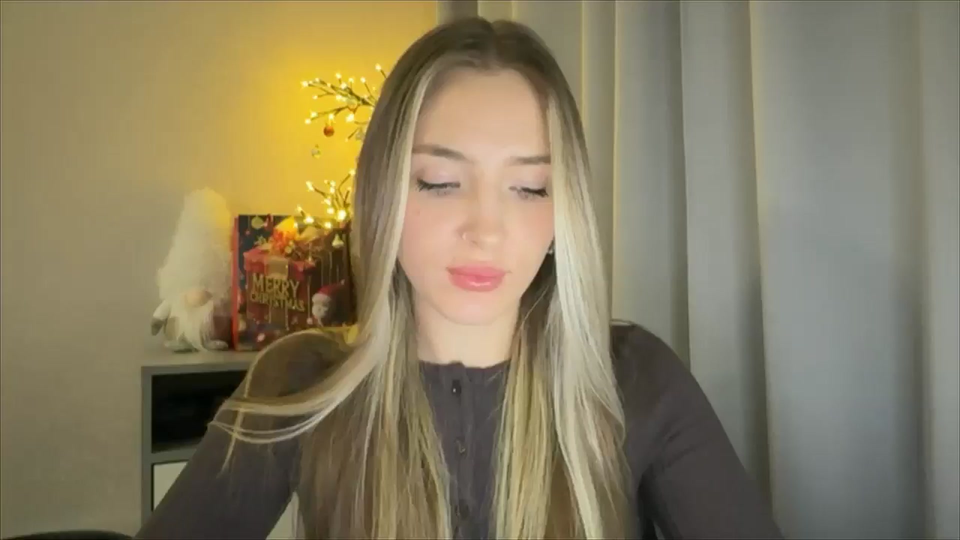 Gallery image thumbnail from My_Diana's myfreecams stream on, 12/29/2024, 23:03 image 10 of 20