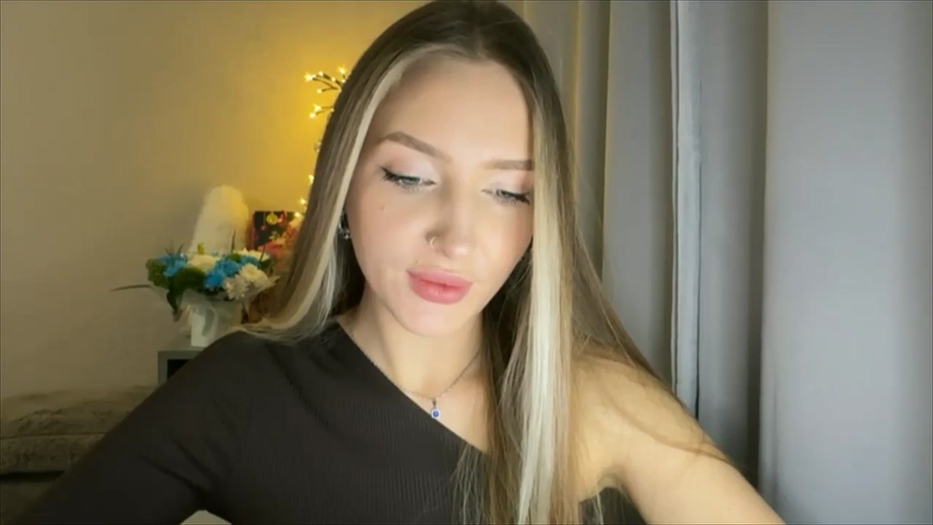 Gallery image thumbnail from My_Diana's myfreecams stream on, 12/31/2024, 16:55 image 13 of 20