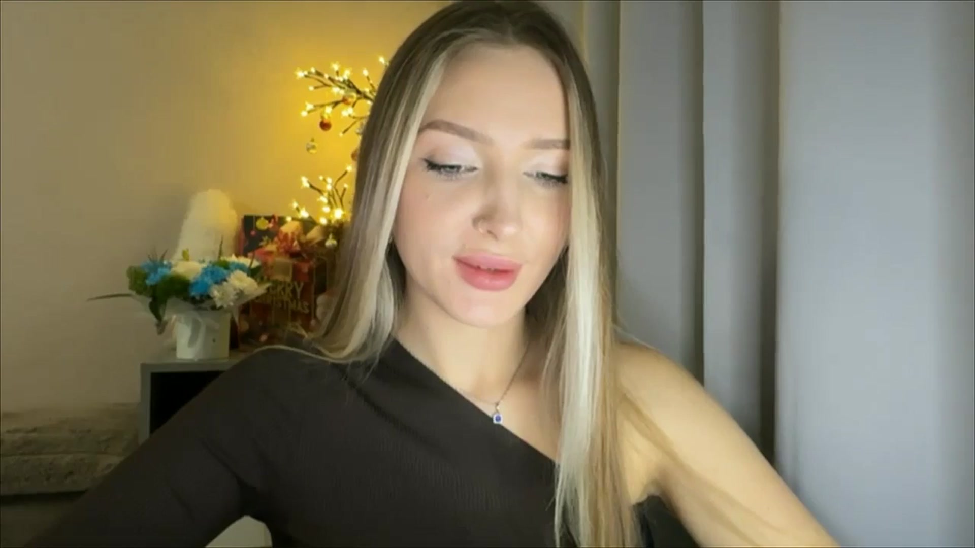Gallery image thumbnail from My_Diana's myfreecams stream on, 12/31/2024, 16:55 image 17 of 20