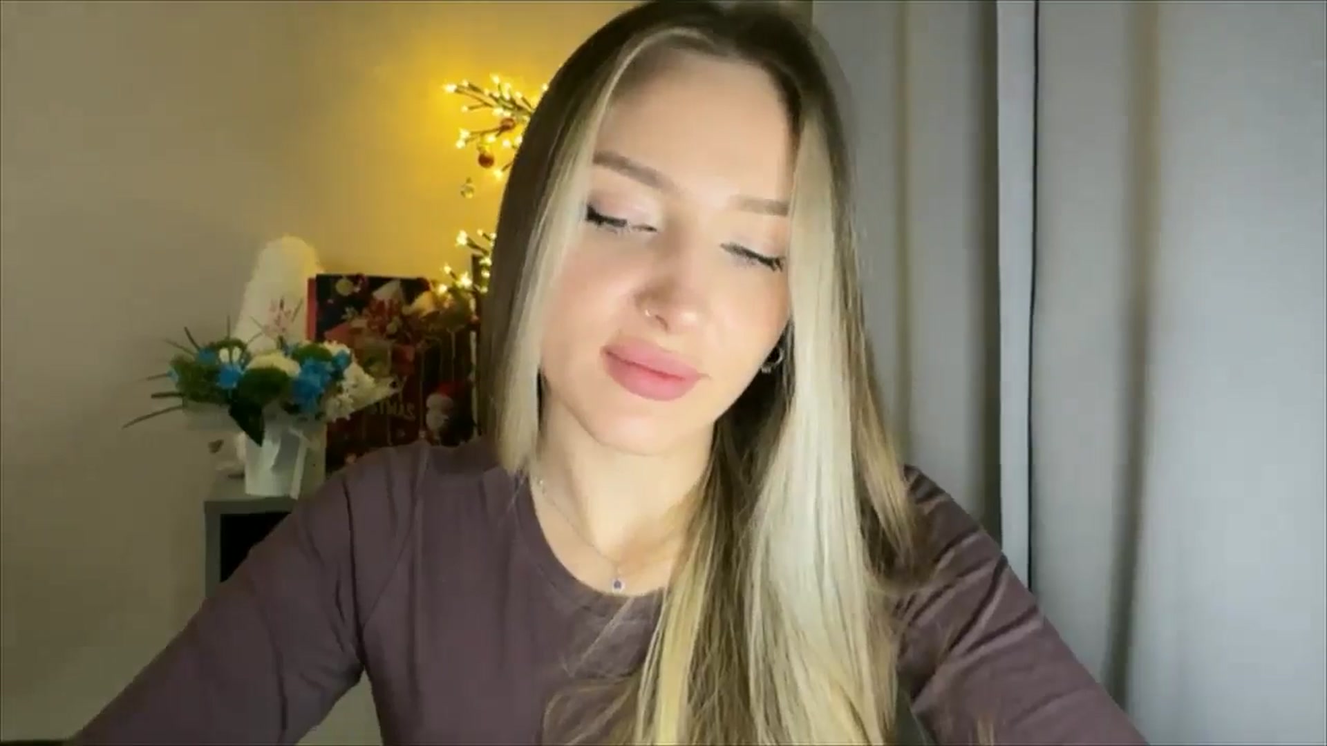 Gallery image thumbnail from My_Diana's myfreecams stream on, 01/04/2025, 15:27 image 17 of 20
