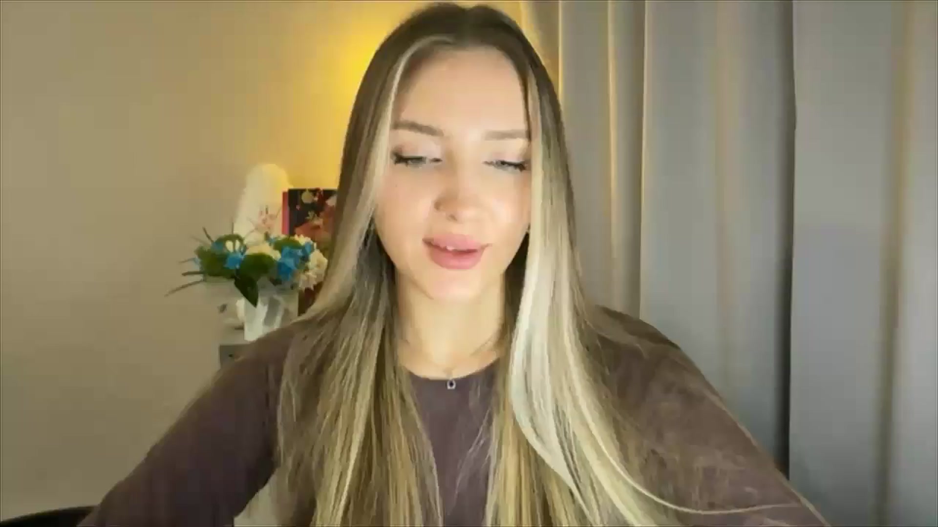 Gallery image thumbnail from My_Diana's myfreecams stream on, 01/04/2025, 23:05 image 12 of 20