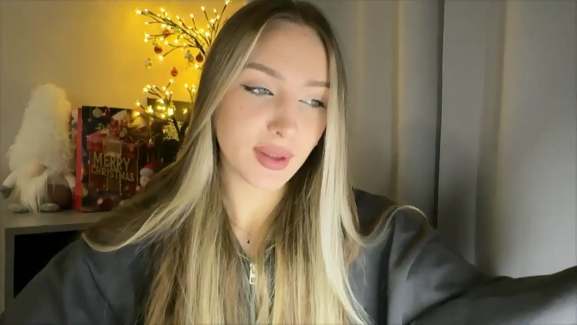 Gallery image thumbnail from My_Diana's myfreecams stream on, 01/05/2025, 16:11 image 1 of 20