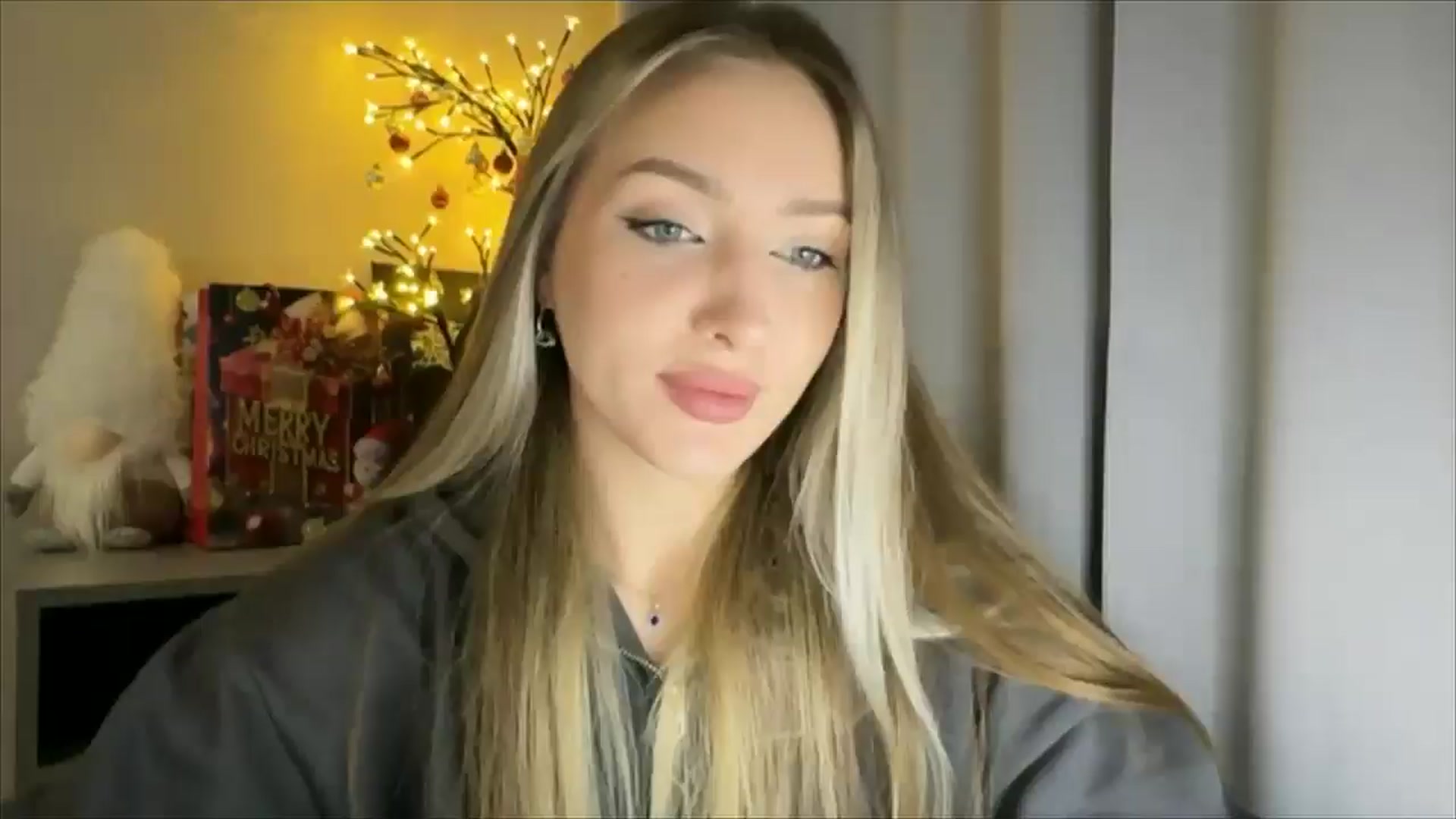 Gallery image thumbnail from My_Diana's myfreecams stream on, 01/05/2025, 16:11 image 11 of 20