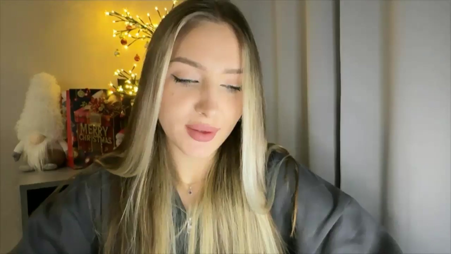 Gallery image thumbnail from My_Diana's myfreecams stream on, 01/05/2025, 17:00 image 17 of 20