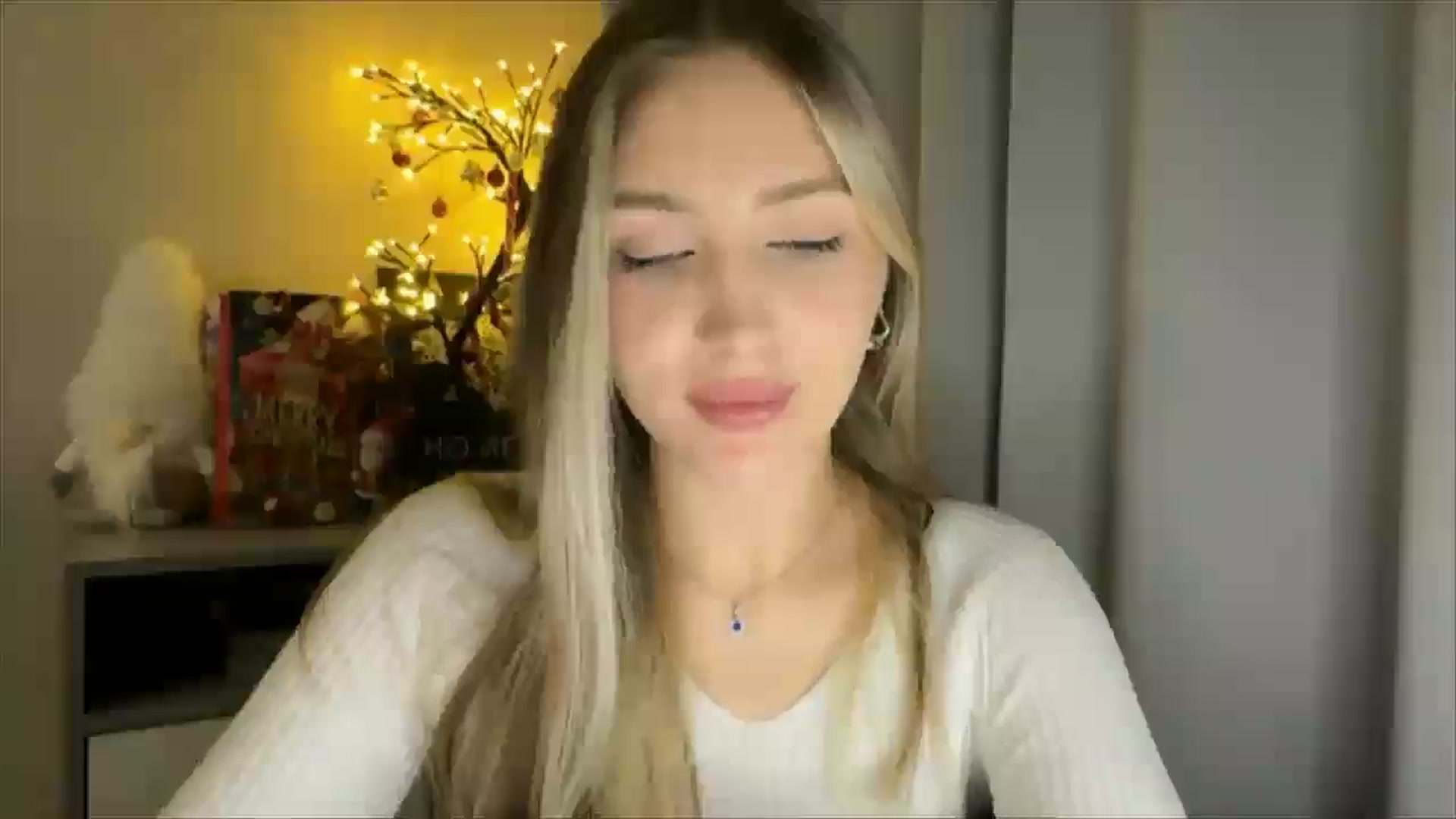 Gallery image thumbnail from My_Diana's myfreecams stream on, 01/05/2025, 22:38 image 3 of 20