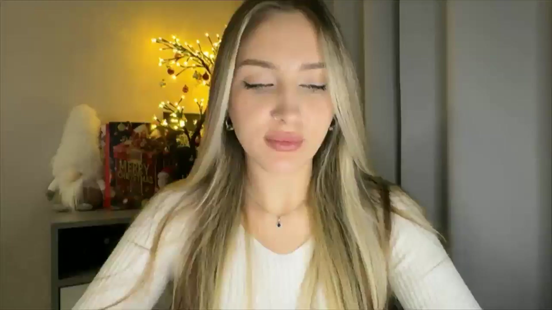 Gallery image thumbnail from My_Diana's myfreecams stream on, 01/05/2025, 23:04 image 16 of 20