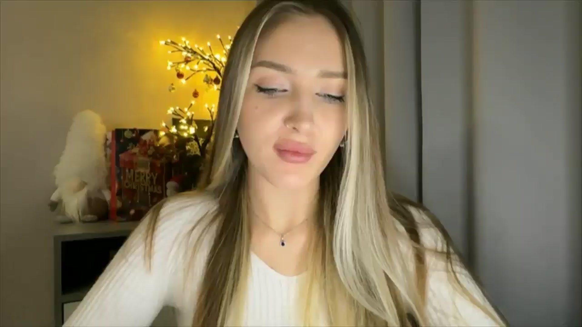 Gallery image thumbnail from My_Diana's myfreecams stream on, 01/05/2025, 23:04 image 1 of 20