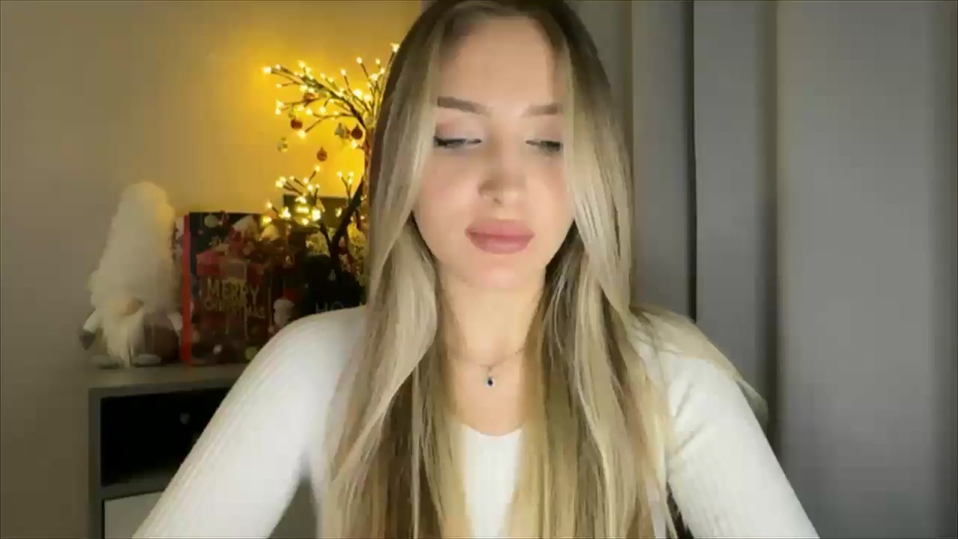 Gallery image thumbnail from My_Diana's myfreecams stream on, 01/05/2025, 23:04 image 19 of 20