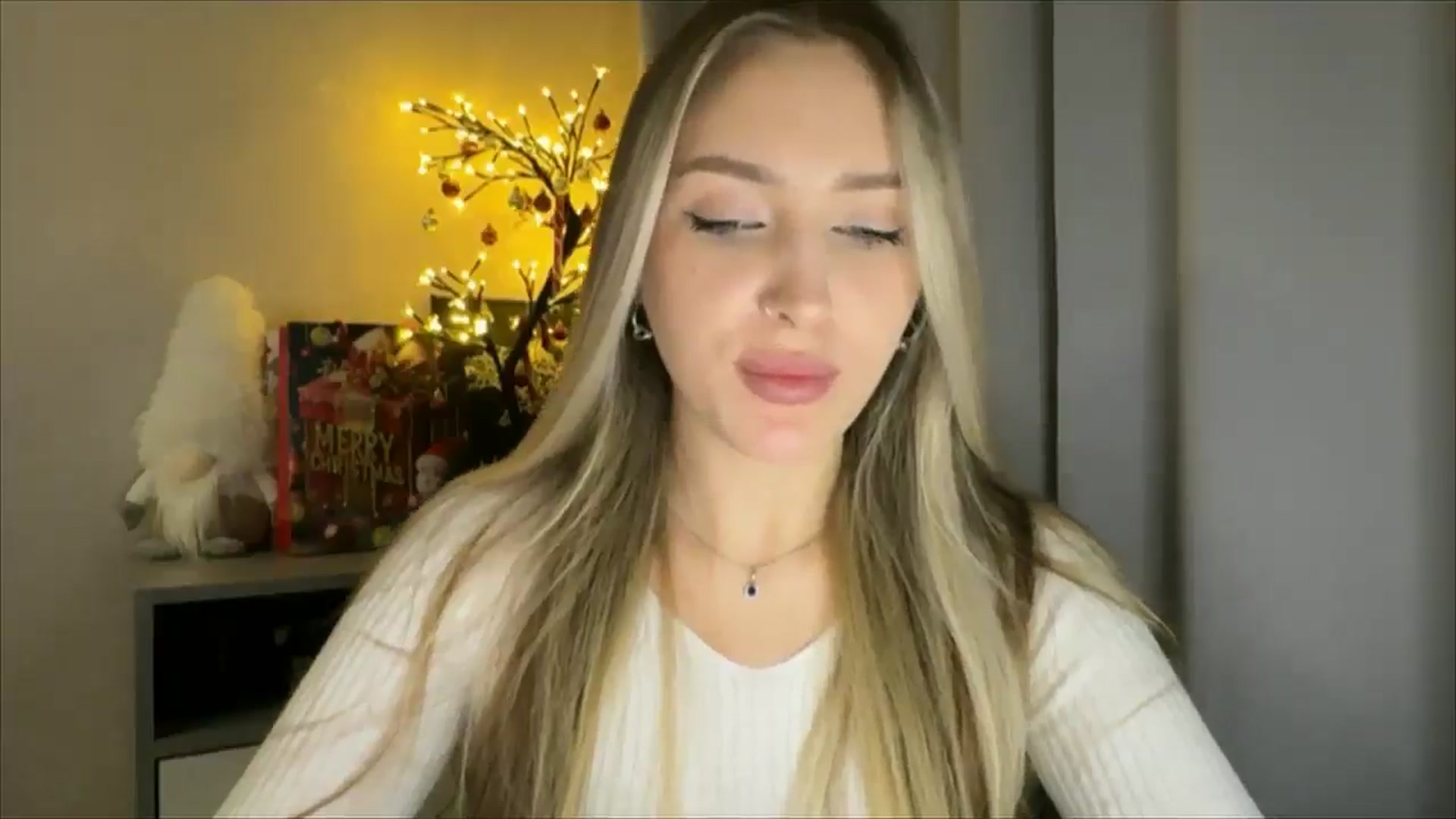 Gallery image thumbnail from My_Diana's myfreecams stream on, 01/05/2025, 23:04 image 15 of 20