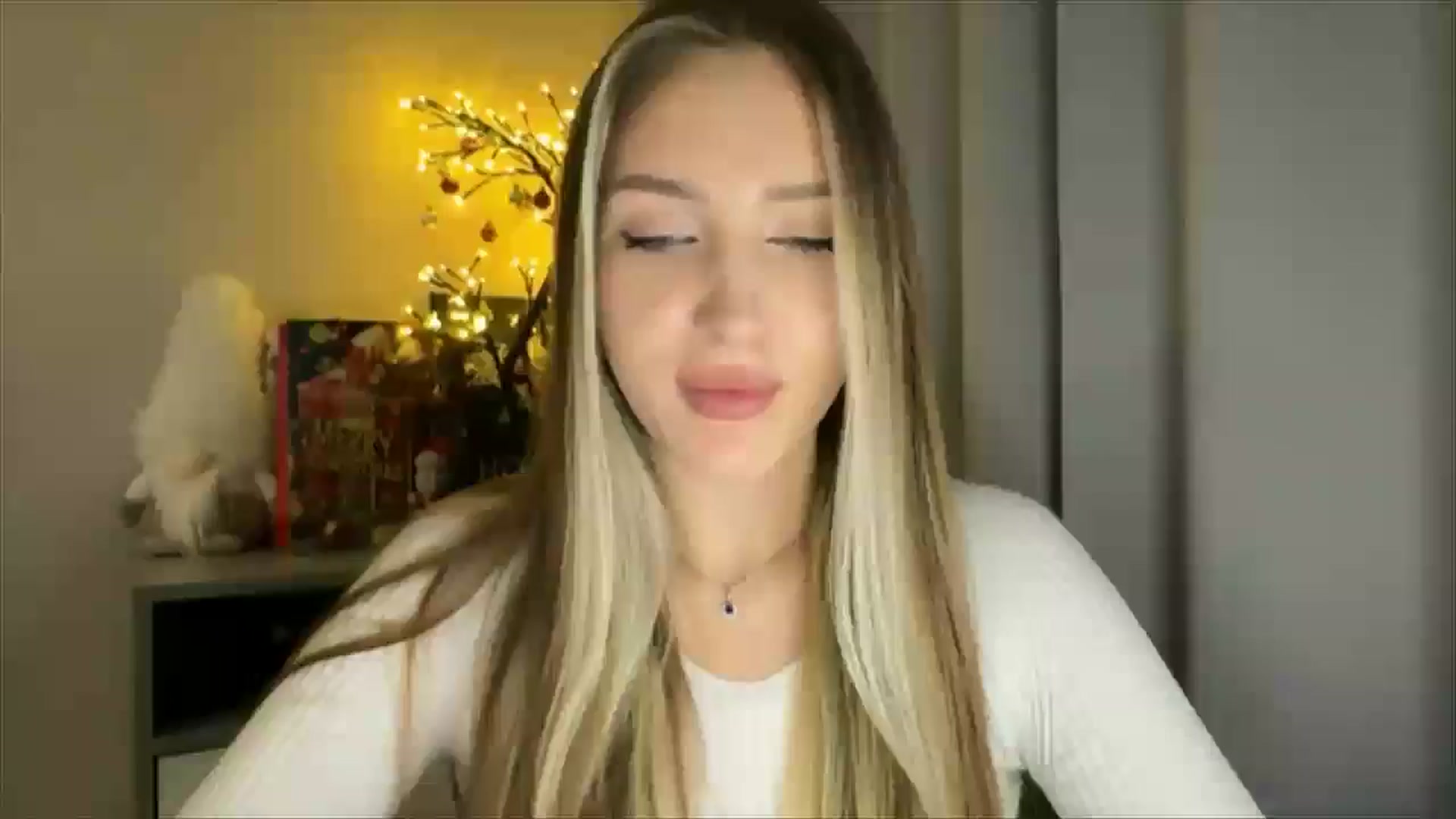 Gallery image thumbnail from My_Diana's myfreecams stream on, 01/05/2025, 23:41 image 10 of 20