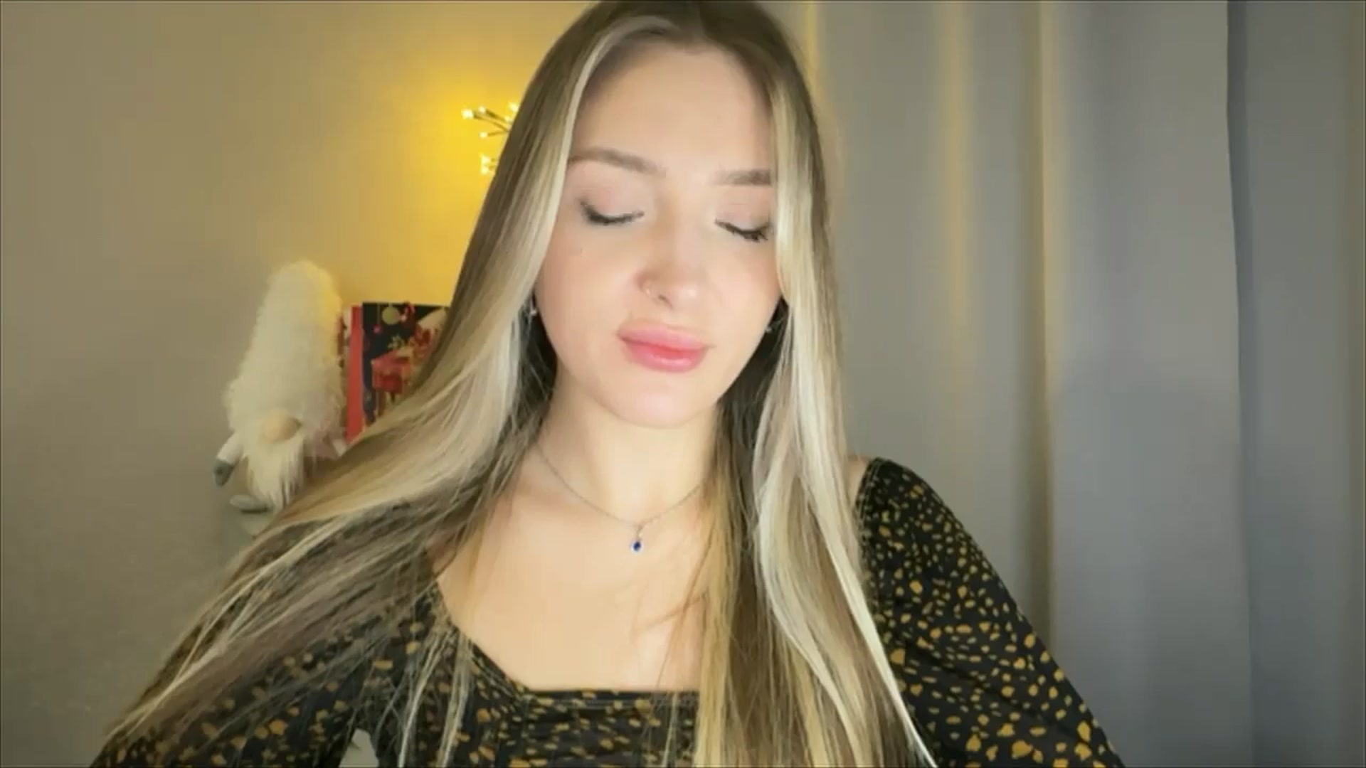 Gallery image thumbnail from My_Diana's myfreecams stream on, 01/08/2025, 24:07 image 4 of 20