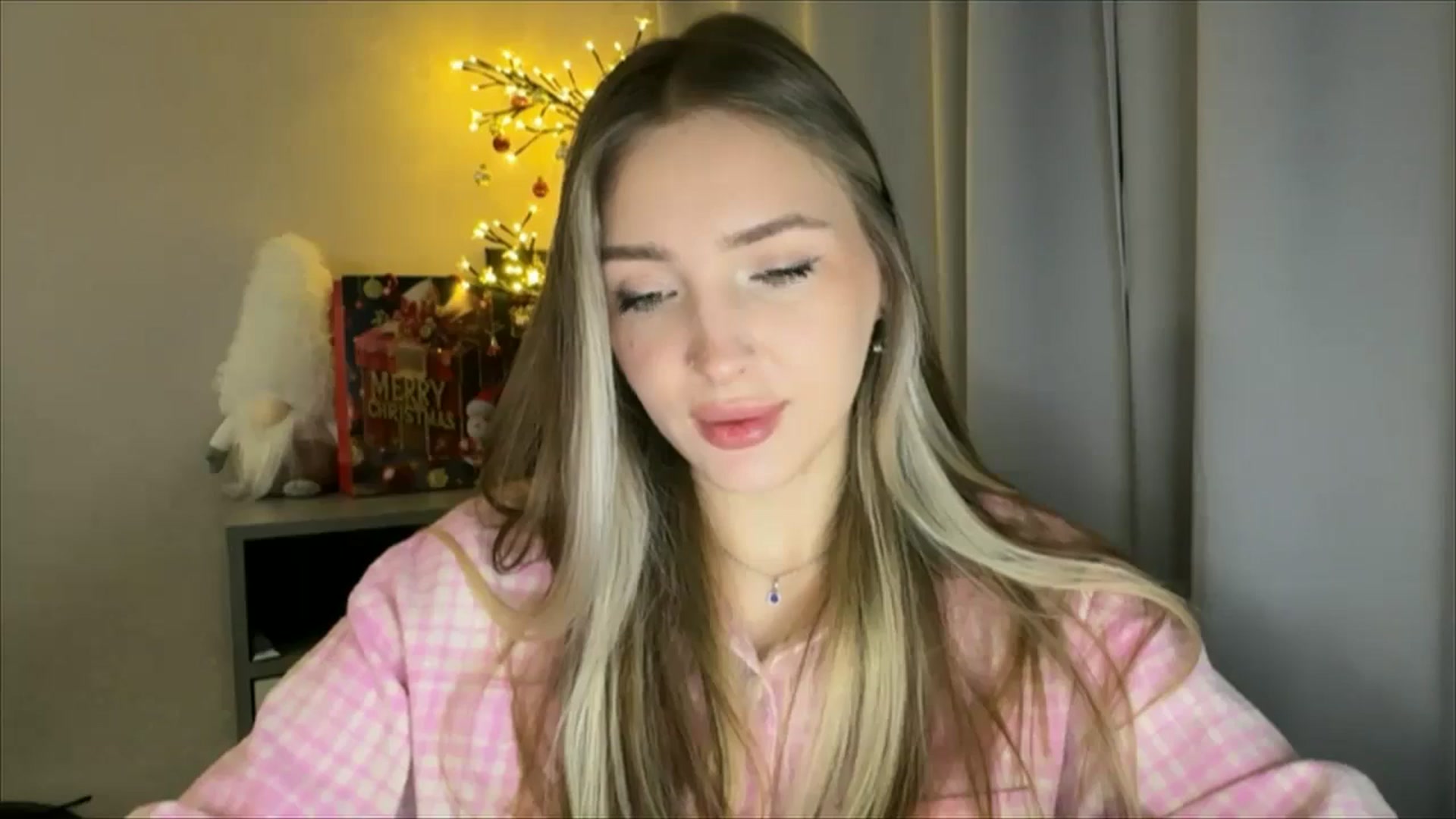 Gallery image thumbnail from My_Diana's myfreecams stream on, 01/10/2025, 15:36 image 17 of 20