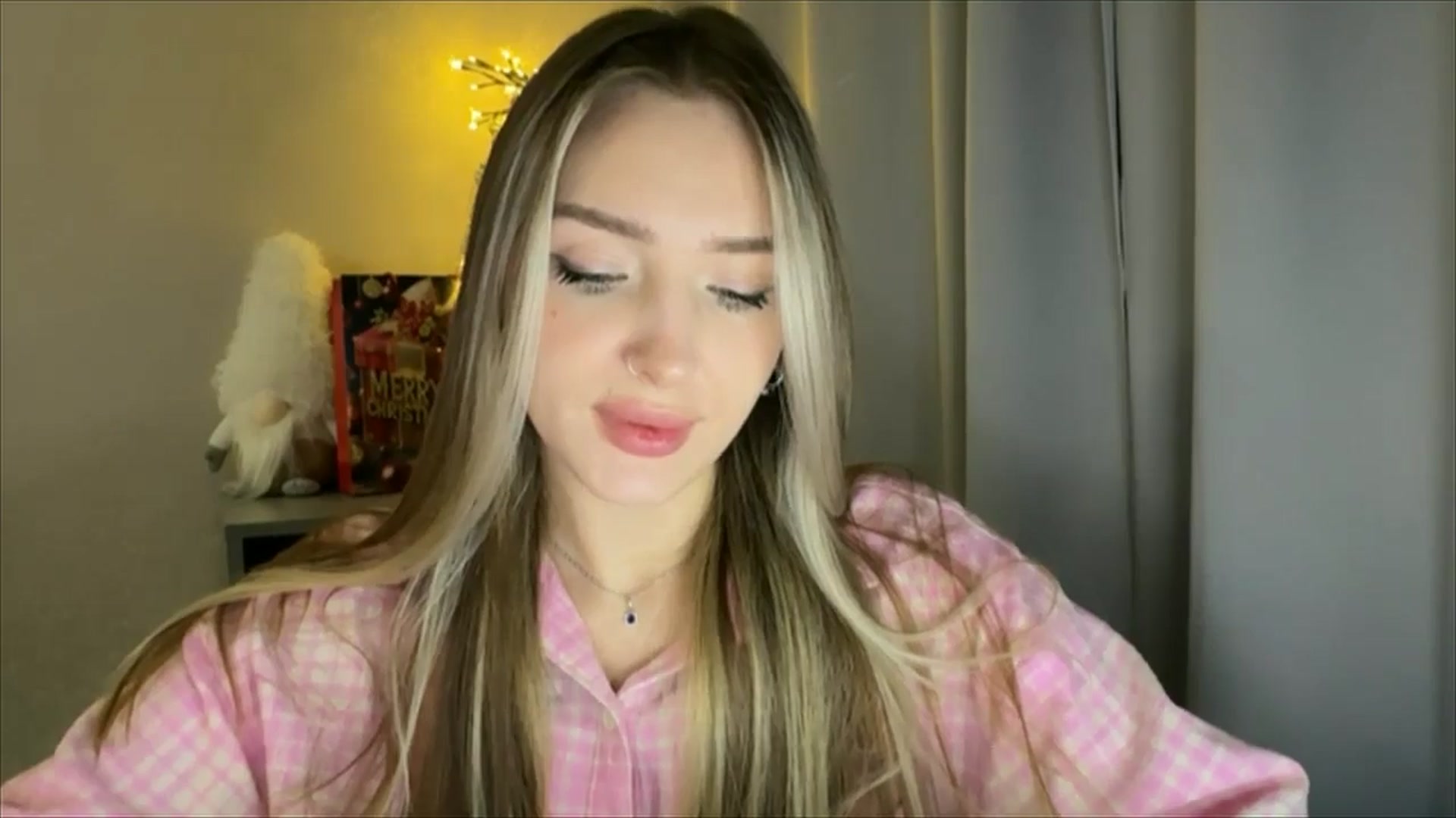 Gallery image thumbnail from My_Diana's myfreecams stream on, 01/10/2025, 16:07 image 2 of 20