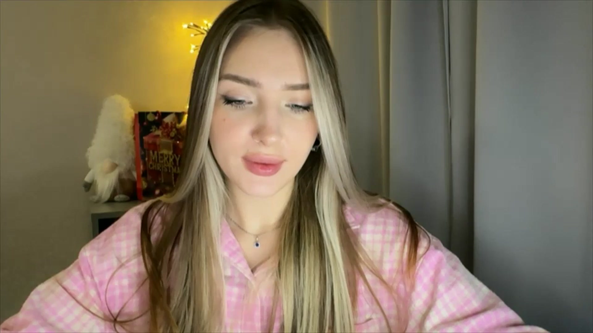 Gallery image thumbnail from My_Diana's myfreecams stream on, 01/10/2025, 16:07 image 13 of 20