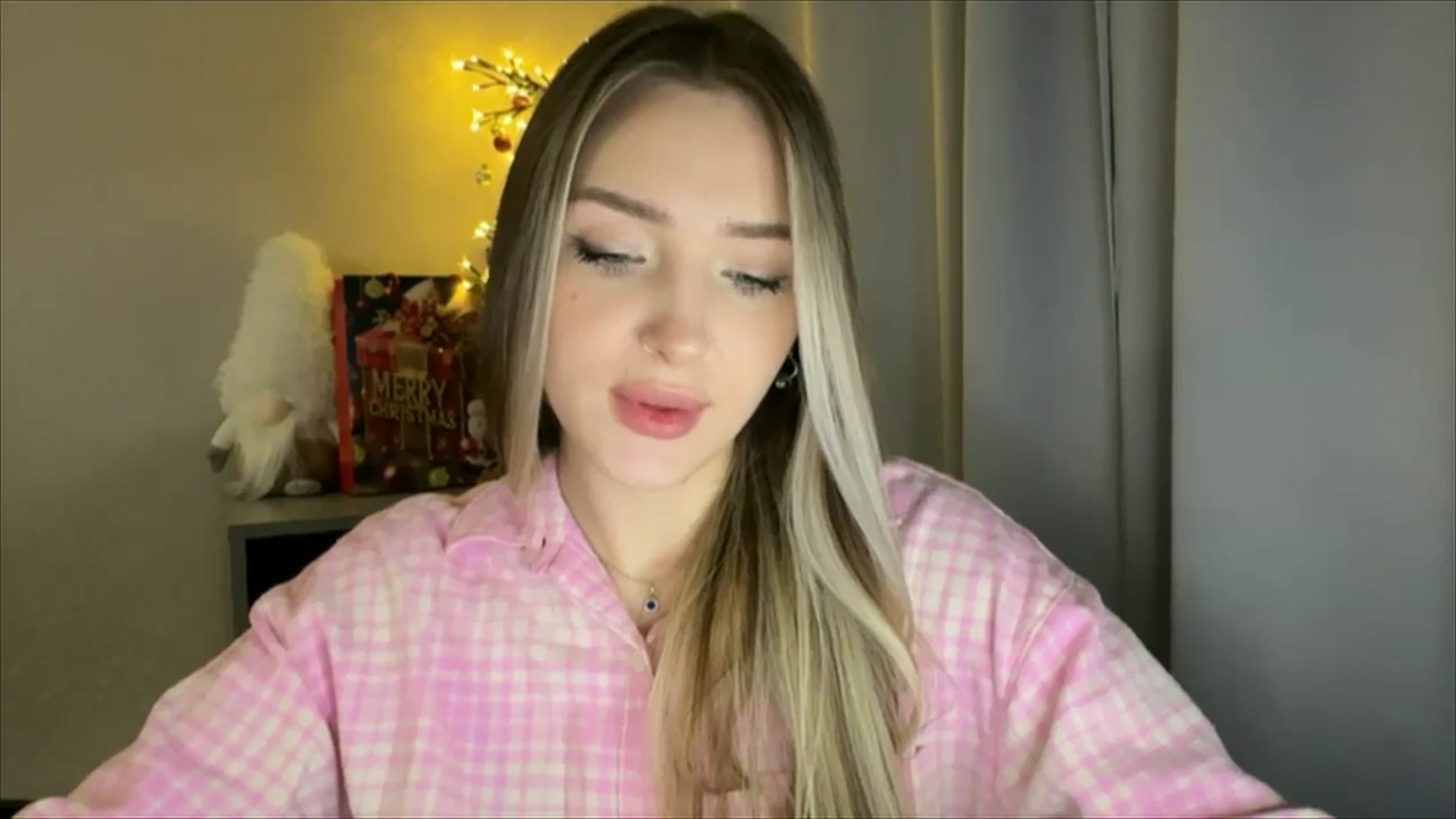 Gallery image thumbnail from My_Diana's myfreecams stream on, 01/10/2025, 16:07 image 11 of 20